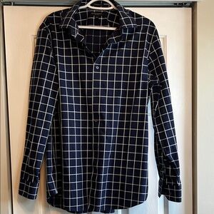 Banana Republic Navy and White Checkered Men's Shirt - Camden Fit